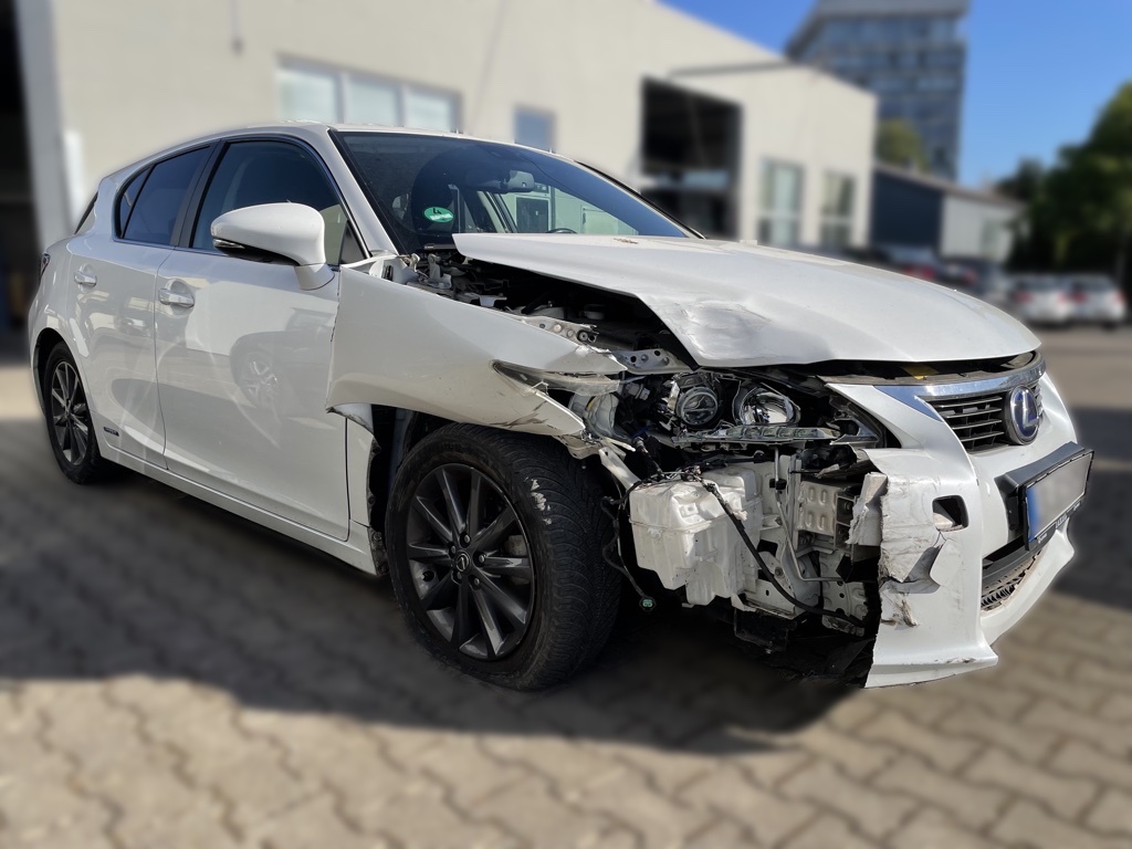 Unfallwagen Vollkasko Haftpflicht Frontschaden Lexus
